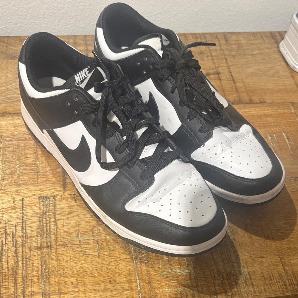 Nike Dunks Panda Black/White Lows (11M)